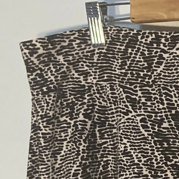 Roz & Ali Black and Cream Abstract Print Maxi Skirt NWT - Picture 3 of 9